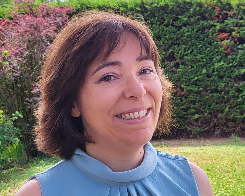 portrait de Laurence Ravinet une diététicienne souriante 